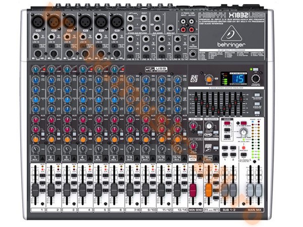 Behringer Xenyx X1832 USB